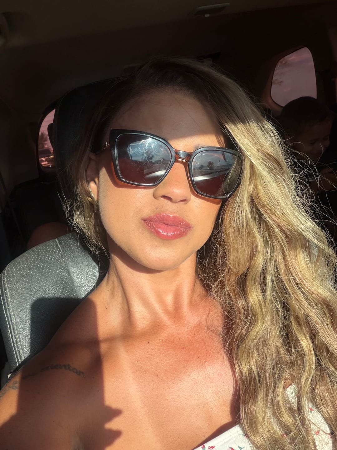 Customer photo review of Lace Front Jessica Loira 824 Ondulada - Repartição Livre 13x4