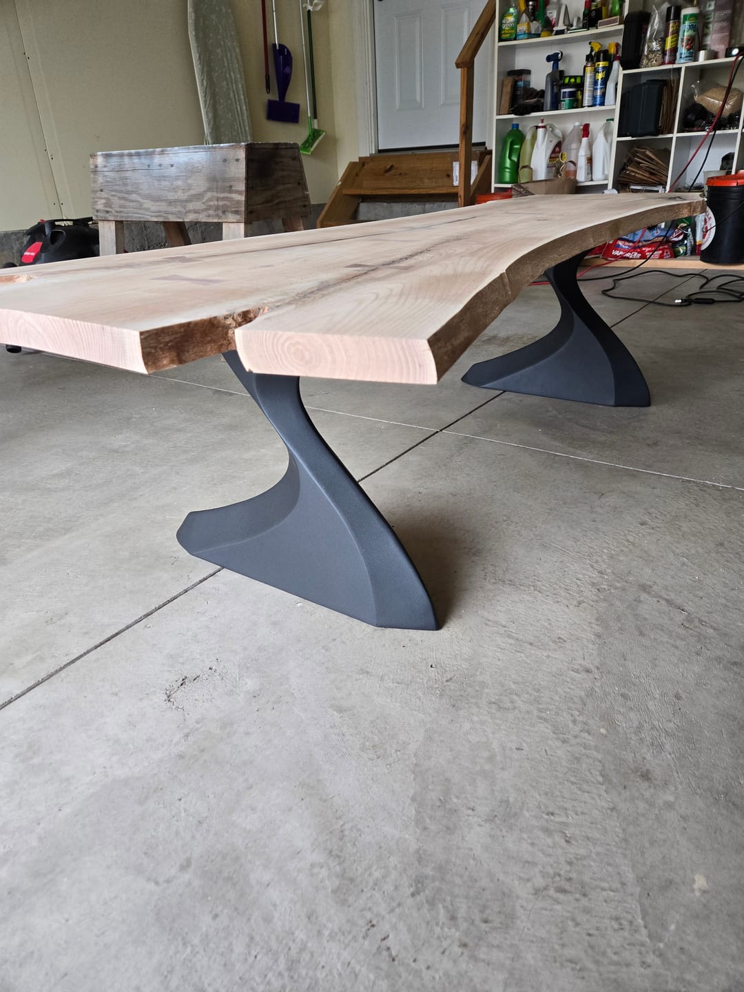 Customer photo review of Coffee Table Legs 16.1" H for Live Edge Tabletop - 214/127 Botas