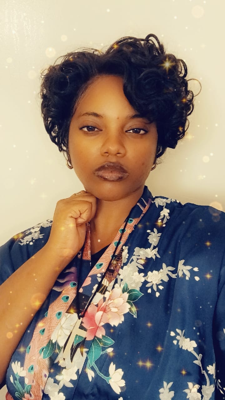 Customer photo review of Outre Perfect Hairline Glueless Hand-Tied 13x4 HD Lace Front Wig - LORI