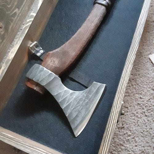 Customer photo review of Hand forged axe “Sterk Vorley” with leather cover