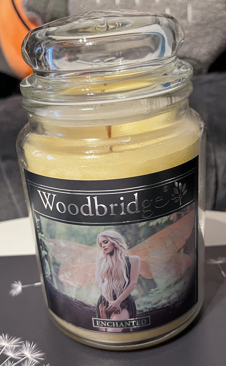 Customer photo review of XL Woodbridge Duftkerze Enchanted – Himbeere, Jasmin, Moschus