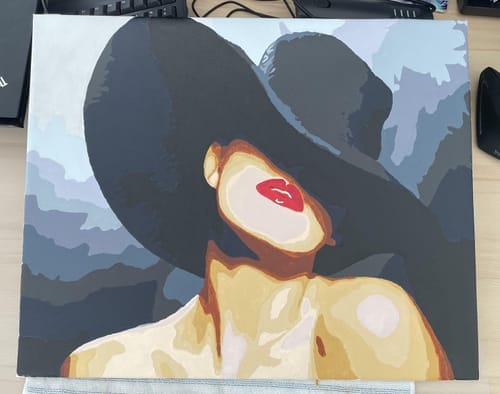 Customer photo review of Femme au chapeau noir