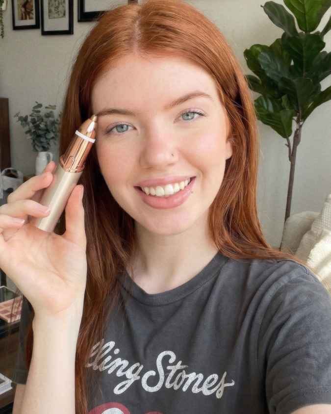 Customer photo review of Browzer™ Brow & Face Trimmer