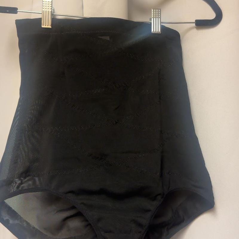 Customer photo review of Culotte taille haute à bandes croisées