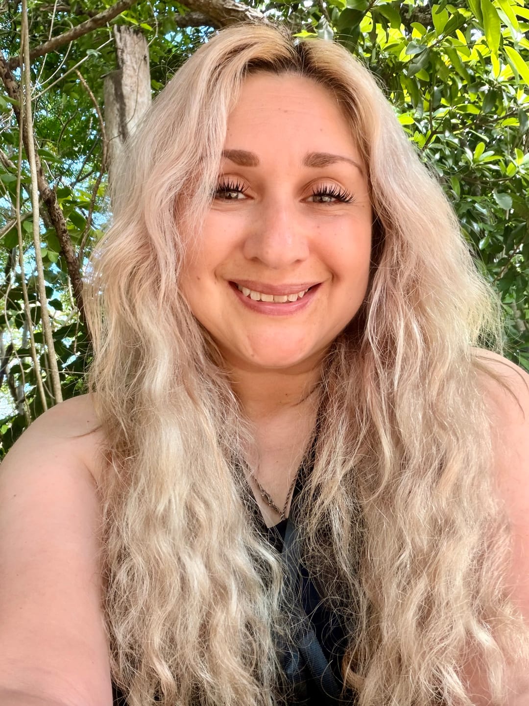 Customer photo review of Blonde/Beige Wavy Highlights DIY Hair Extensions Home Kit