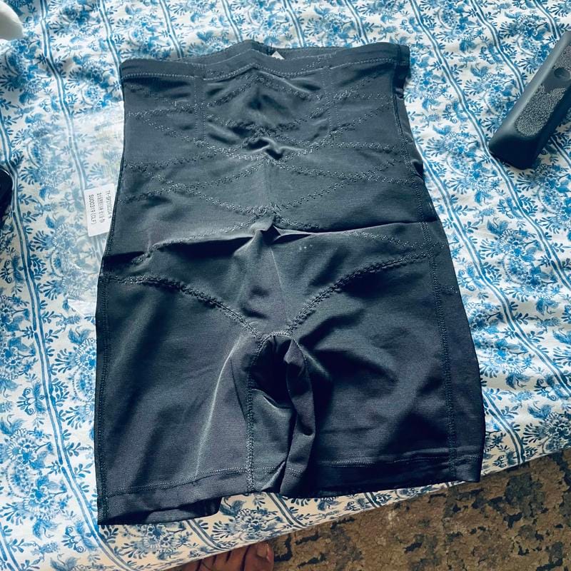Customer photo review of Culotte taille haute à bandes croisées