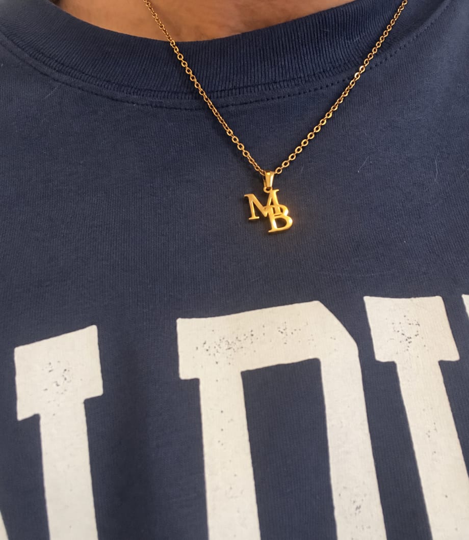 Customer photo review of Personalisiertes Monogramm – Verschlungene Initialen Kette