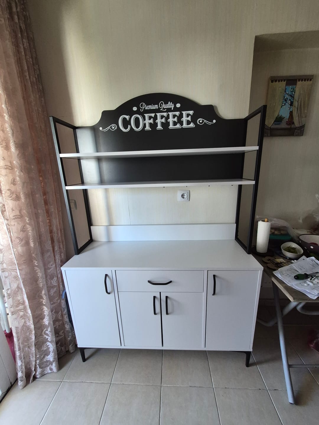 Customer photo review of Rani JE130 Kahve Köşesi Çok Amaçlı Dolap 4 Kapaklı 1 Çekmeceli Kiler Mutfak Dolabı Beyaz