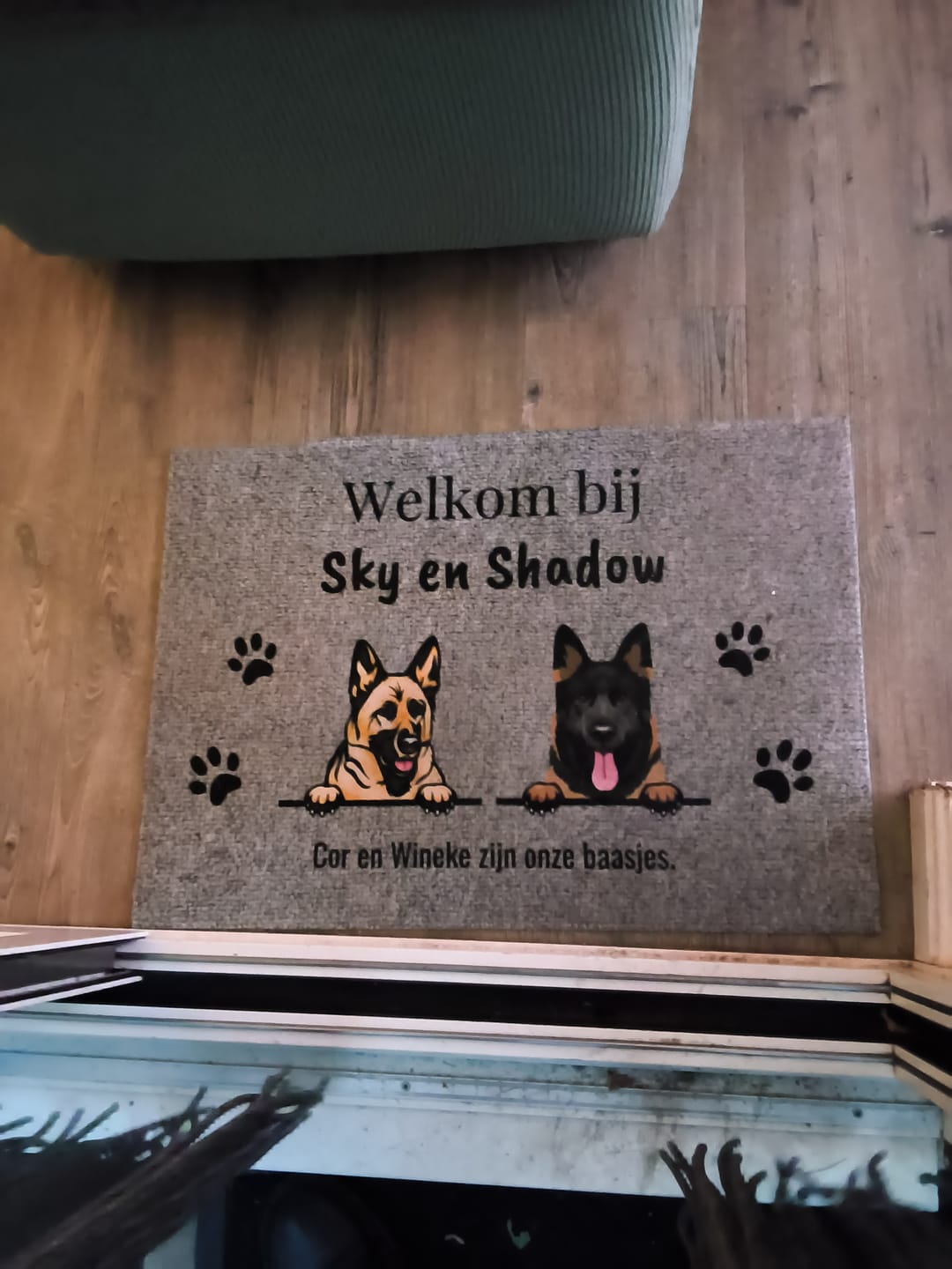 Customer photo review of Welkom bij - Gepersonaliseerde huisdier deurmat