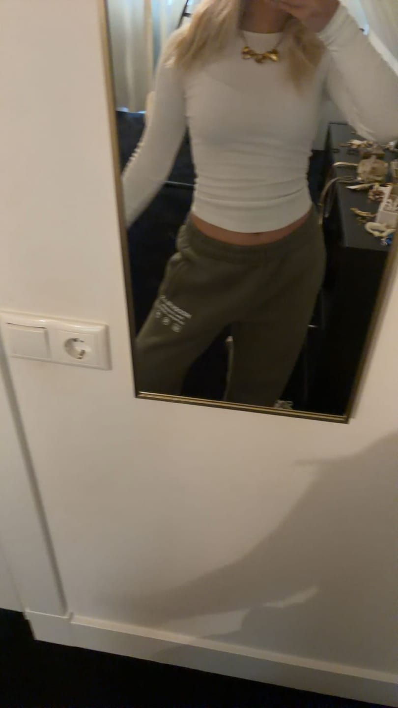 Customer photo review of LABEL STRAIGHT LEG SWEATPANTS SAGE