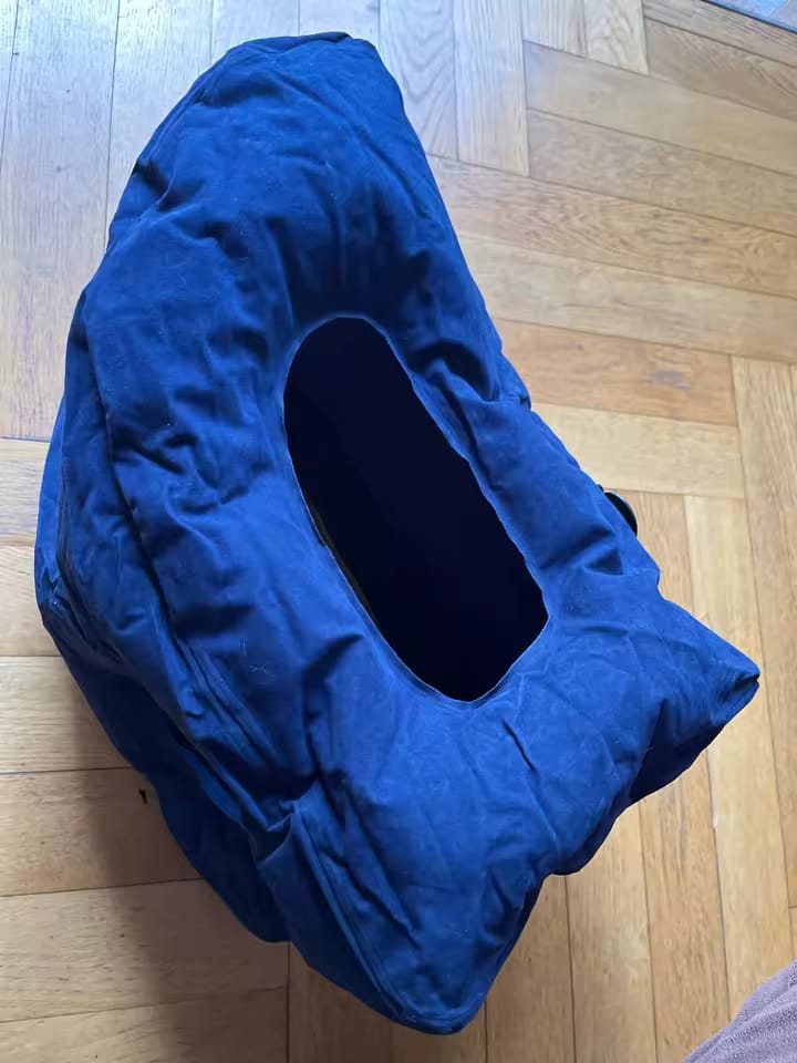 Customer photo review of Almohada Cervical Inflable 360°
