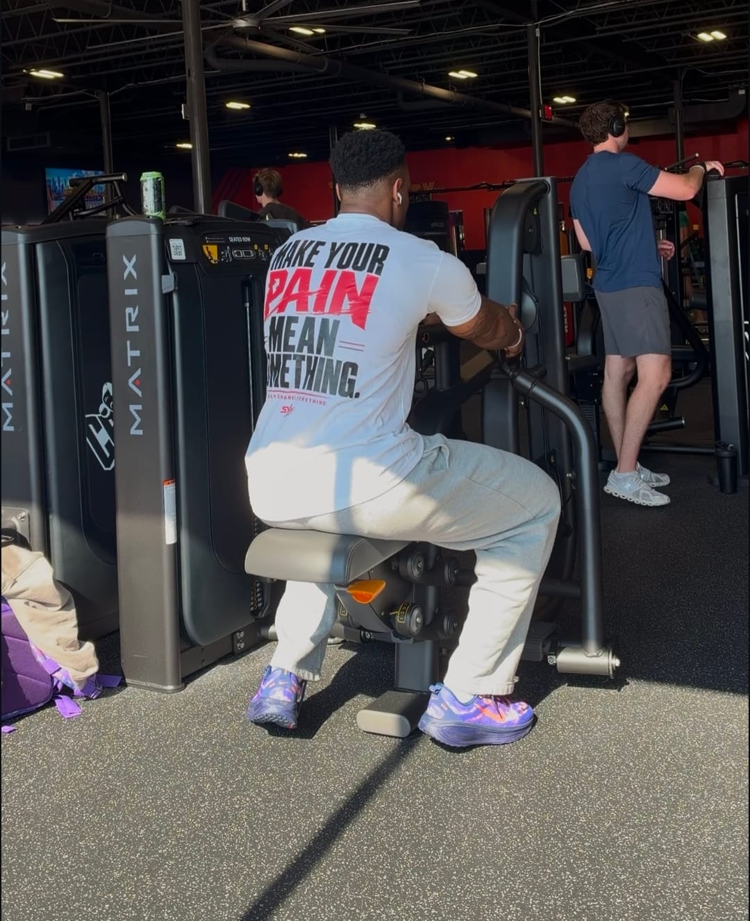 Customer photo review of SYAW "MAKE YOUR PAIN" Tee (S-4XL)