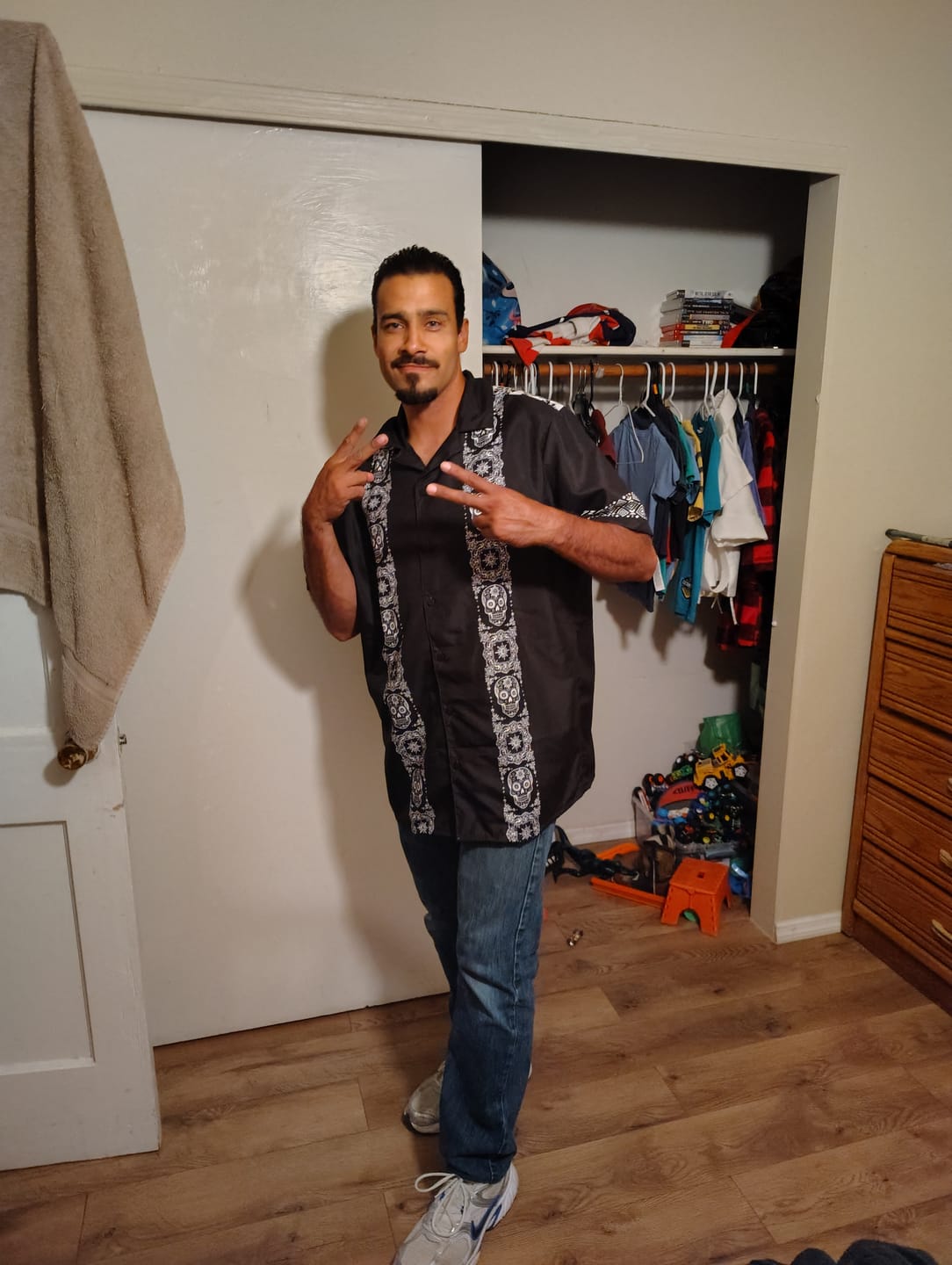 Customer photo review of Calavera Elegancia Mexican Guayabera Button Up Shirt