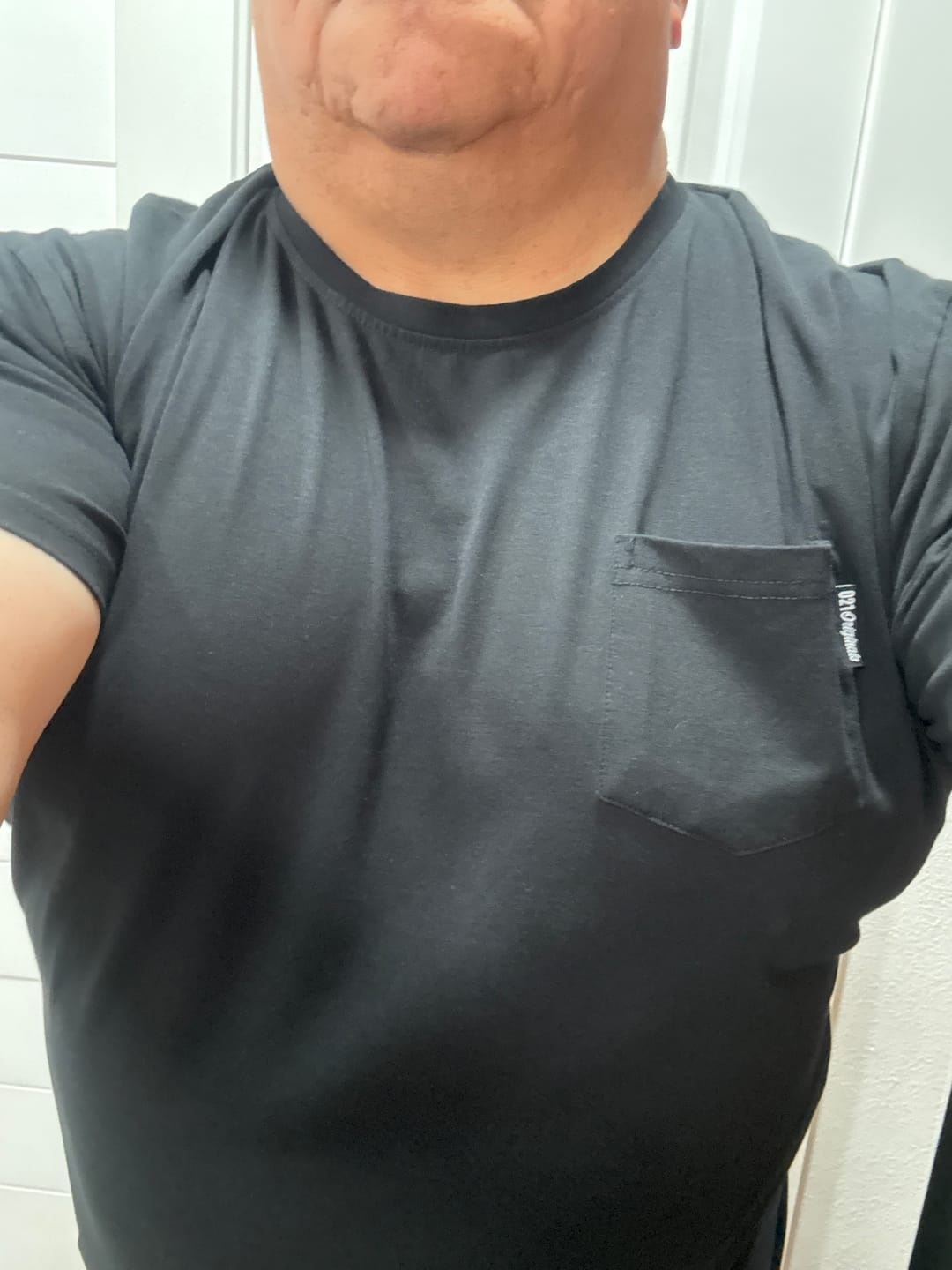 Customer photo review of 021 ESSENTIAL POCKET T-SHIRT - BLACK