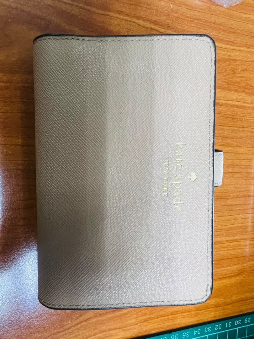 Customer photo review of ( AS IS ) Kate Spade Schuyler Medium Wallet Bifold In Light Fawn KG676