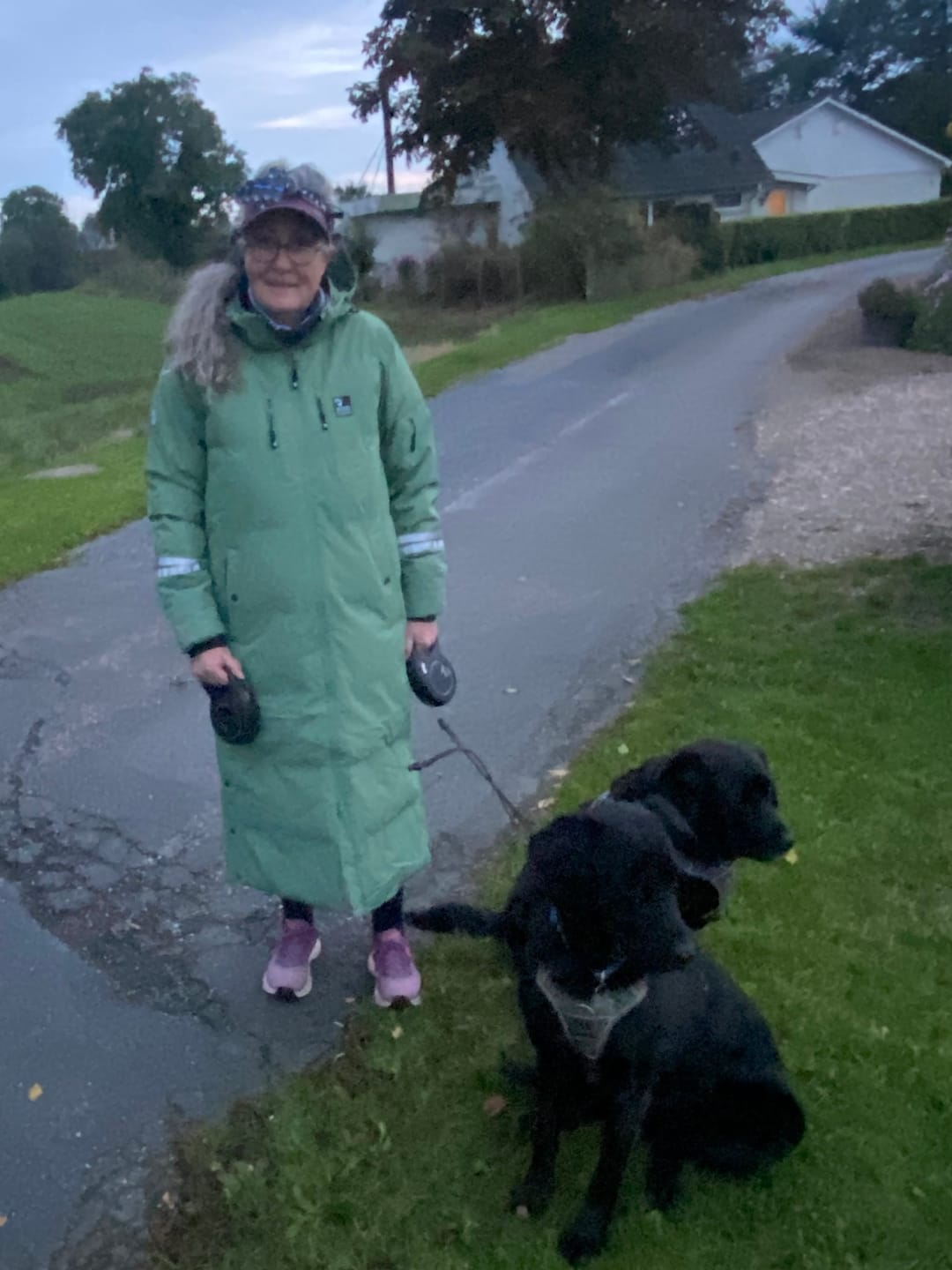 Customer photo review of Long KeepDry Dog Walker Women Coat 2.0  I Forest I Nimo
