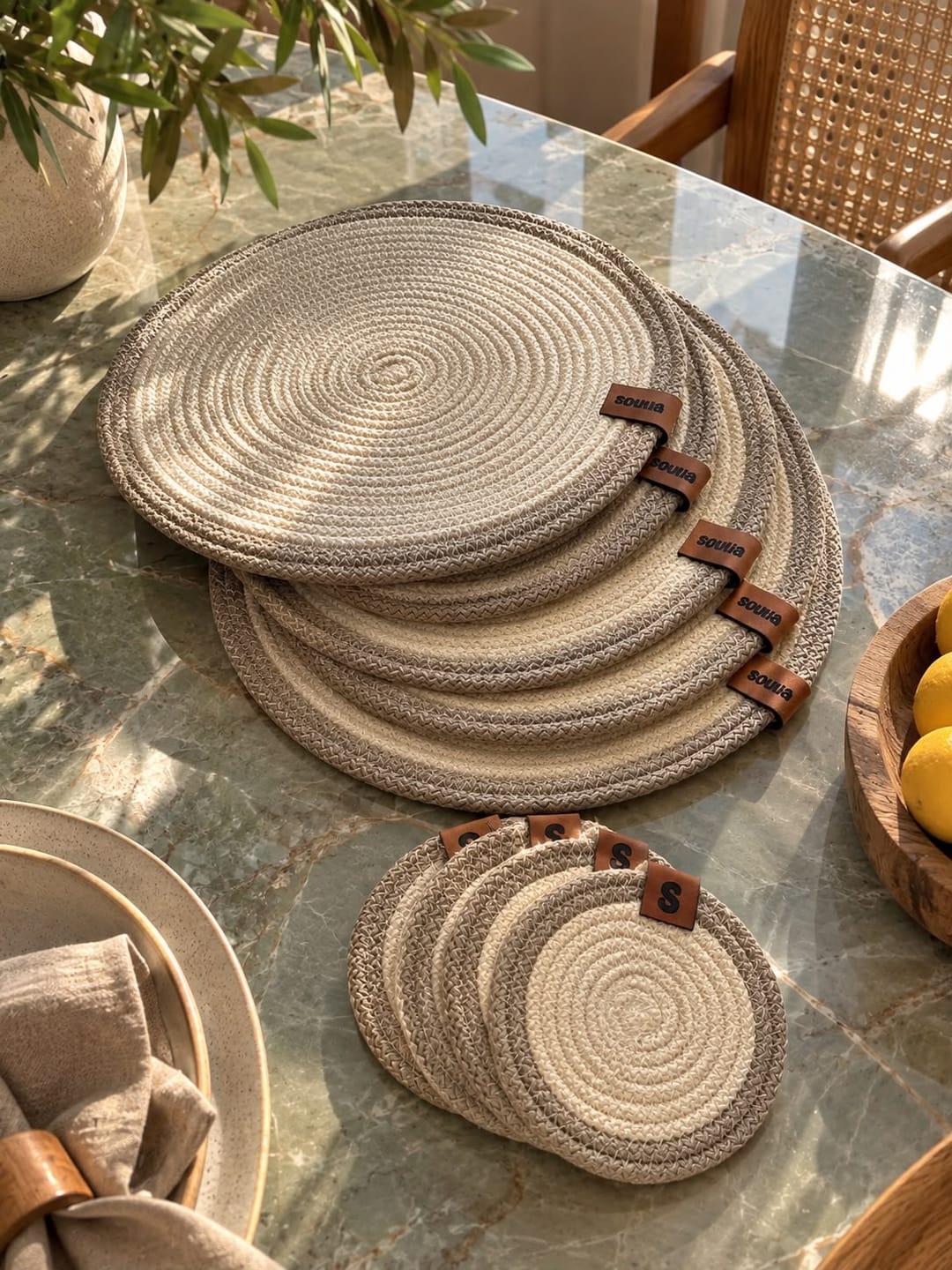 Customer photo review of Oriva Dining Set (15 pieces)