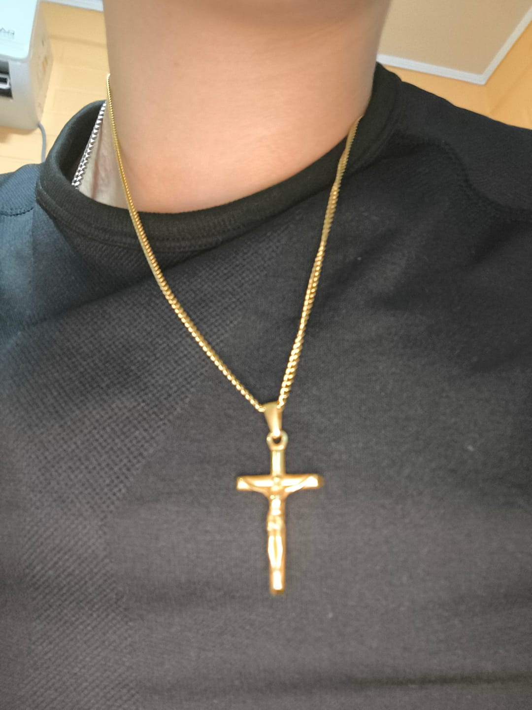 Customer photo review of Cross Minimal Pendant Oro