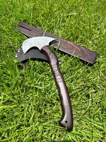Customer photo review of Hand forged tomahawk "Nanook"