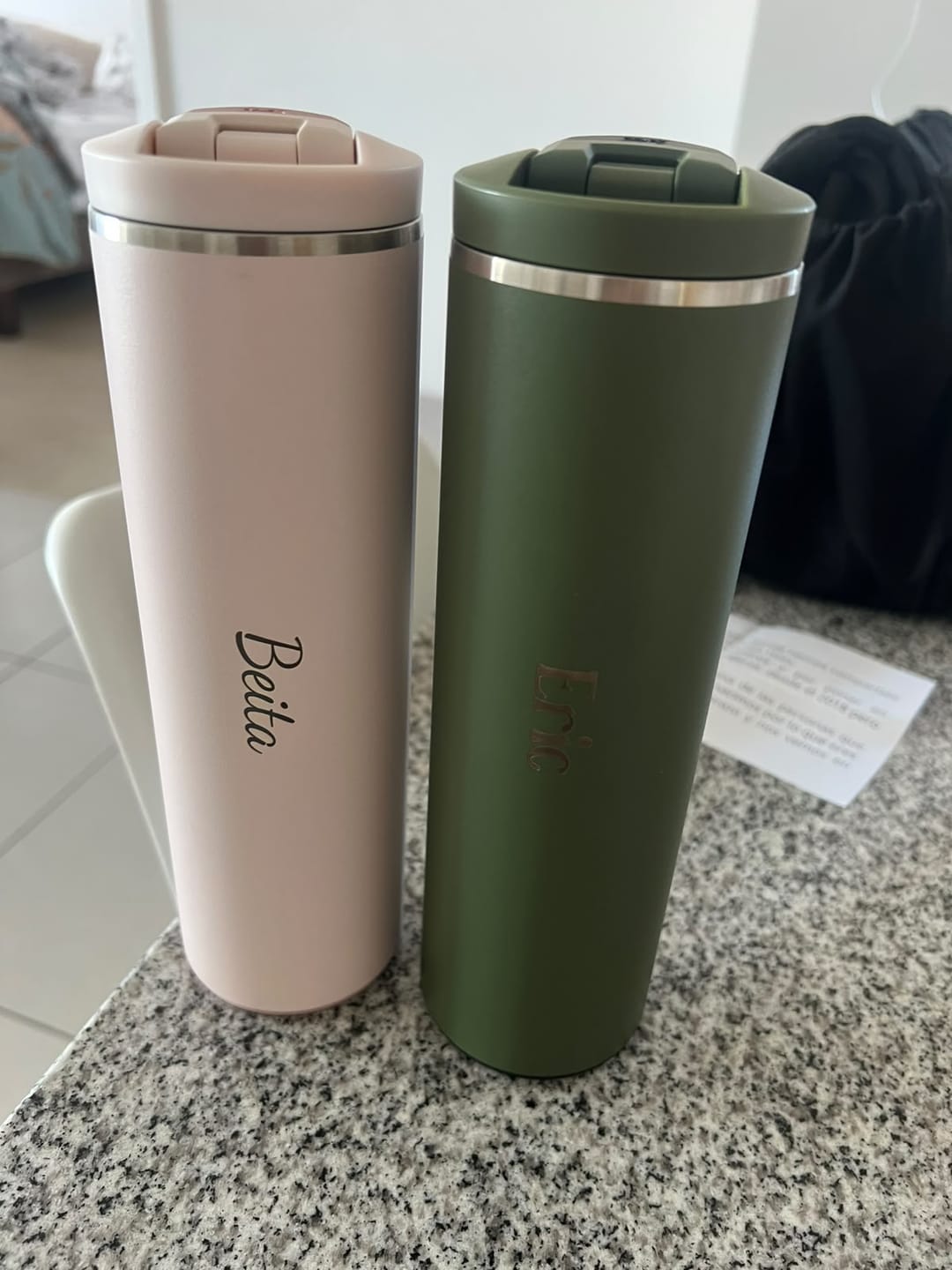 Customer photo review of Botella Térmica Flip Top Mug Rose Quartz | 473 ml