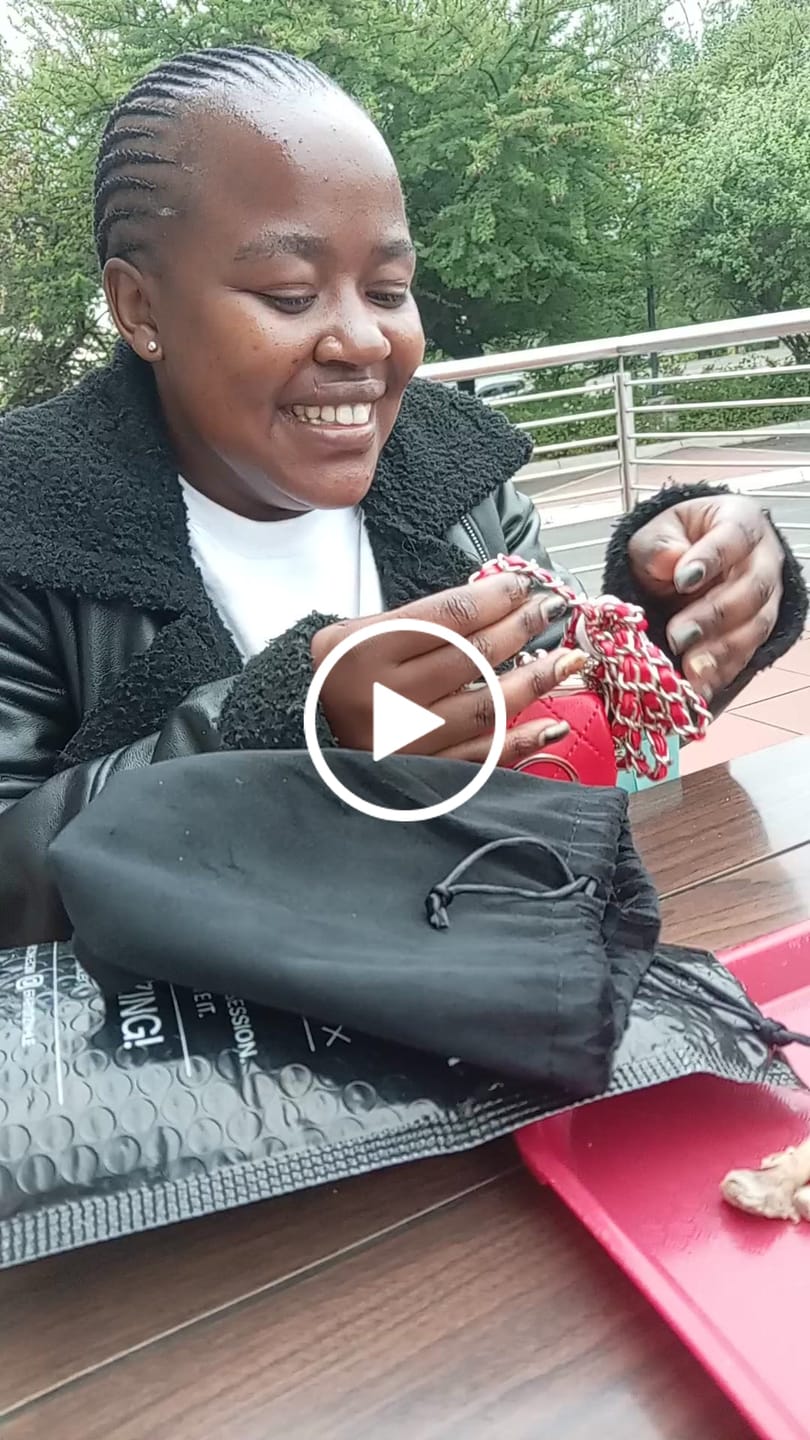 Customer video review of Rose Era Fashion Coin Purse