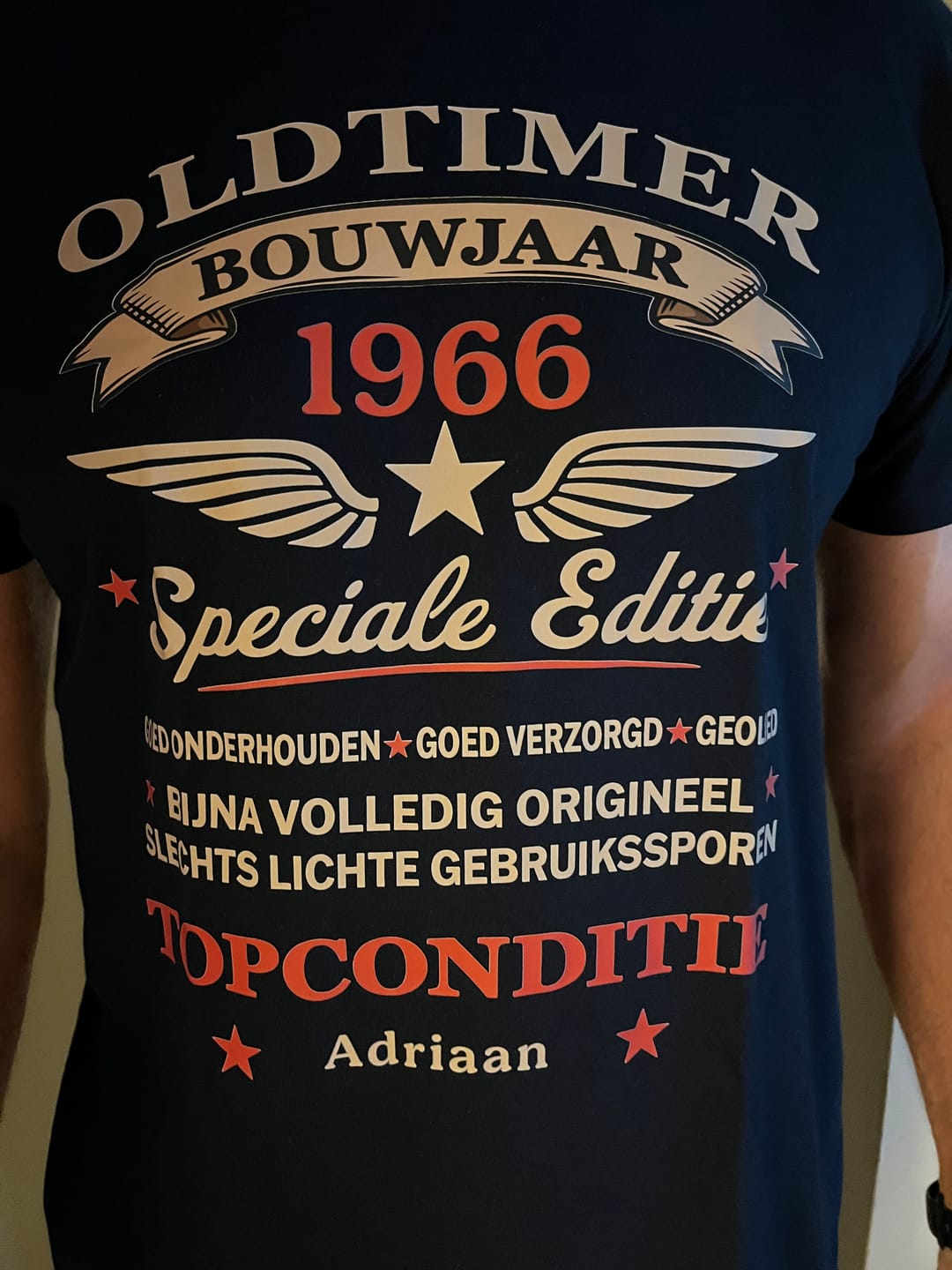Customer photo review of Oldtimer - Gepersonaliseerd verjaardagsshirt met vintage design