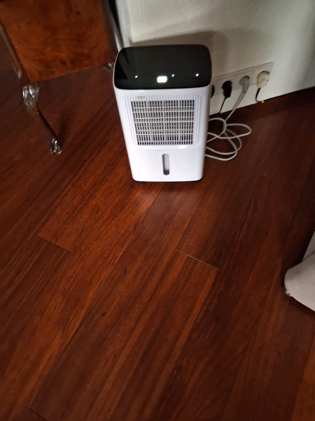 Customer photo review of Erikssøn Luchtontvochtiger - Dry Pro Plus - Tot 16L / dag - Wit