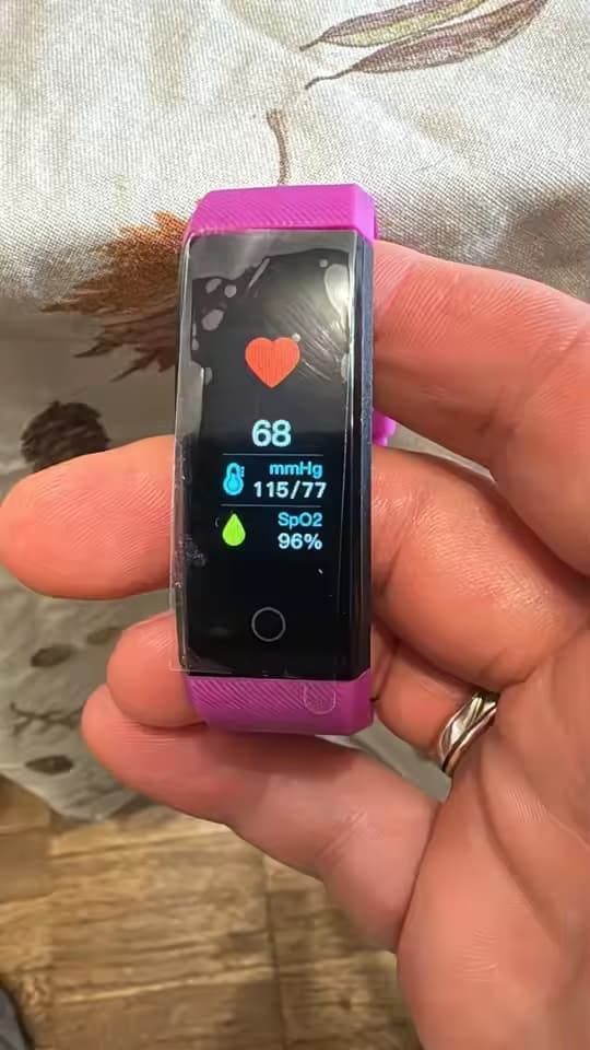 Customer photo review of Montre Intelligente pour personnes agées