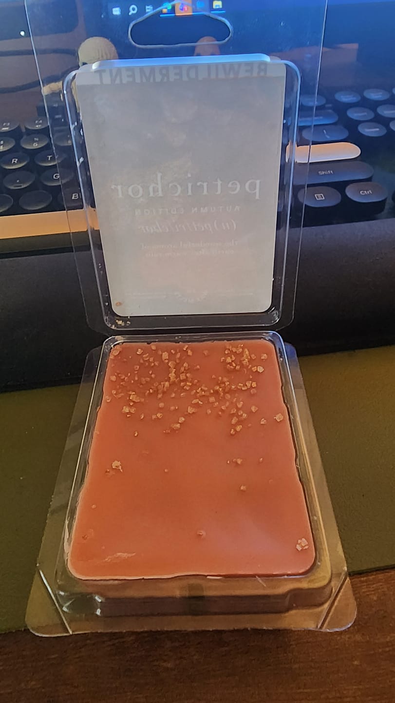 Customer photo review of Petrichor Autumn Edition Wax Melts