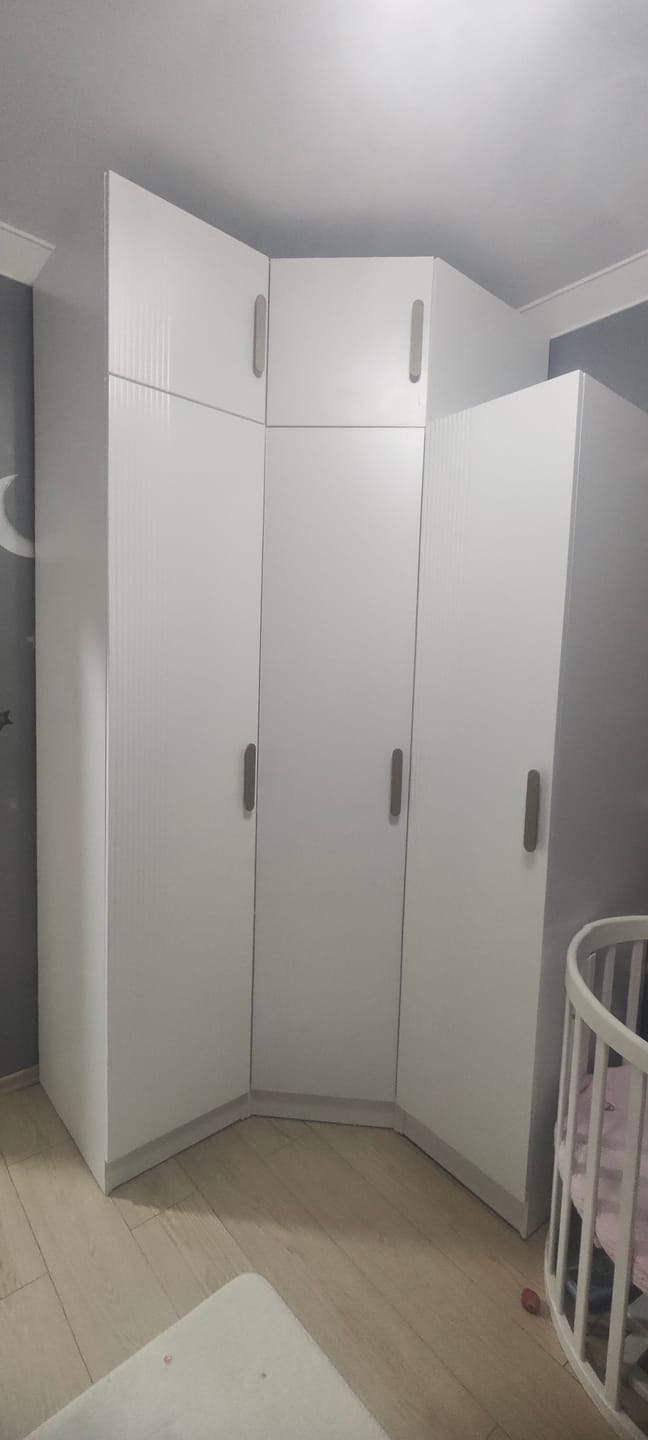 Customer photo review of Rani BA409 Membran Kapaklı Gardırop 6 Raflı Tek Kapaklı Elbise Dolabı Beyaz