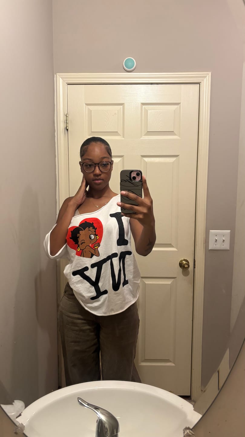 Customer photo review of I <3 NY OFF SHOULDER TEE