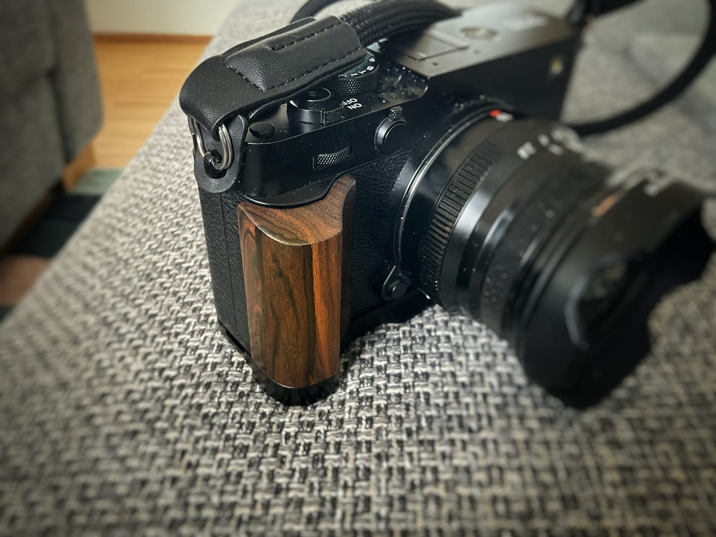 Customer photo review of Fujifim XE5 Handgrip Wood YW Design (X-E5)