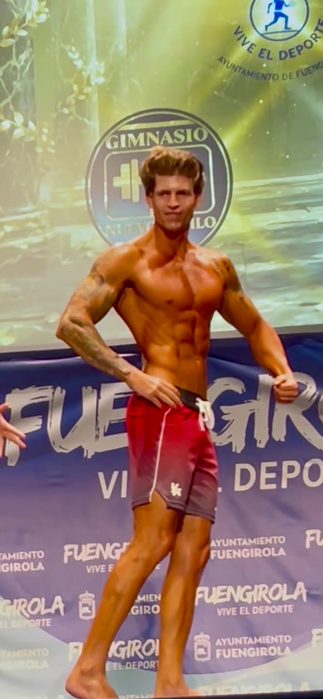 Customer photo review of 1067 - Men's physique Stage Shorts
