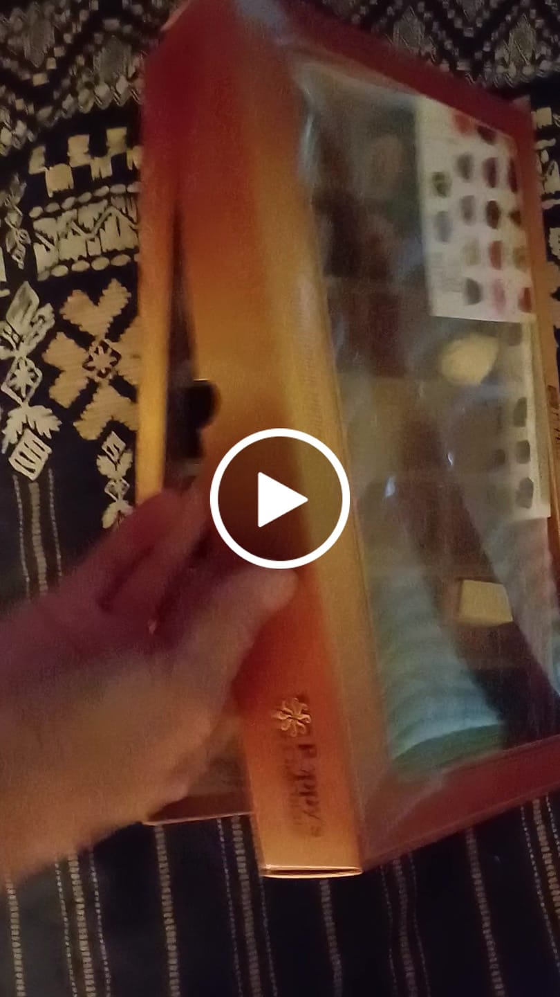 Customer video review of Gift Box 28 gourmet chocolates
