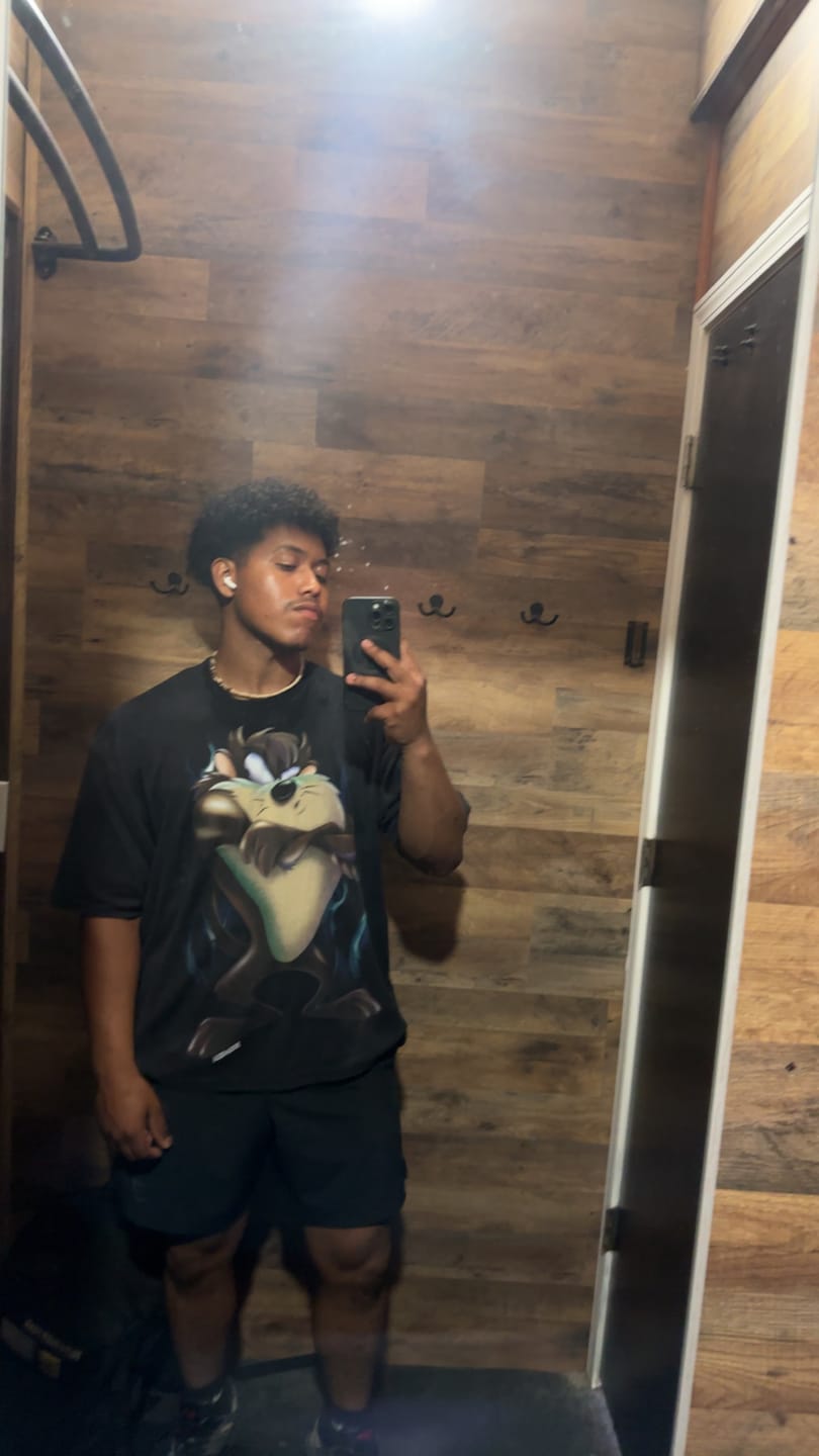 Customer photo review of 5255 - Looney Tunes Face Crewnecks