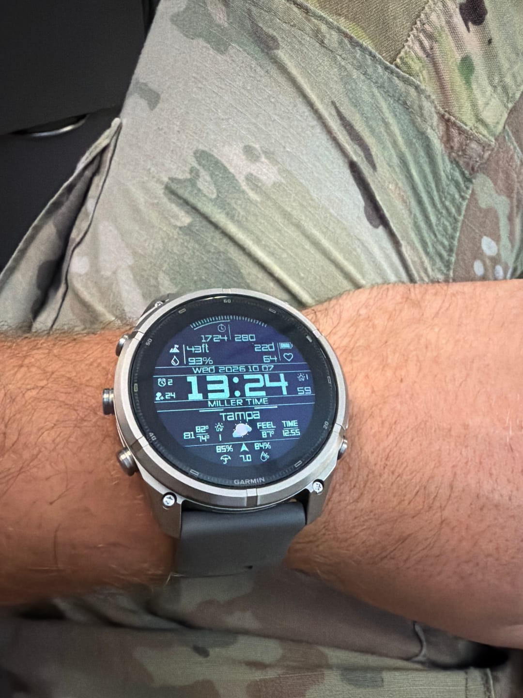 Customer photo review of Garmin fēnix® 9 Pro Solar Multisport GPS Smartwatch Ultimate Bundle with QuickFit Band 5-Pack, Titanium with Pebble Gray/Silver Gray Silicone Band