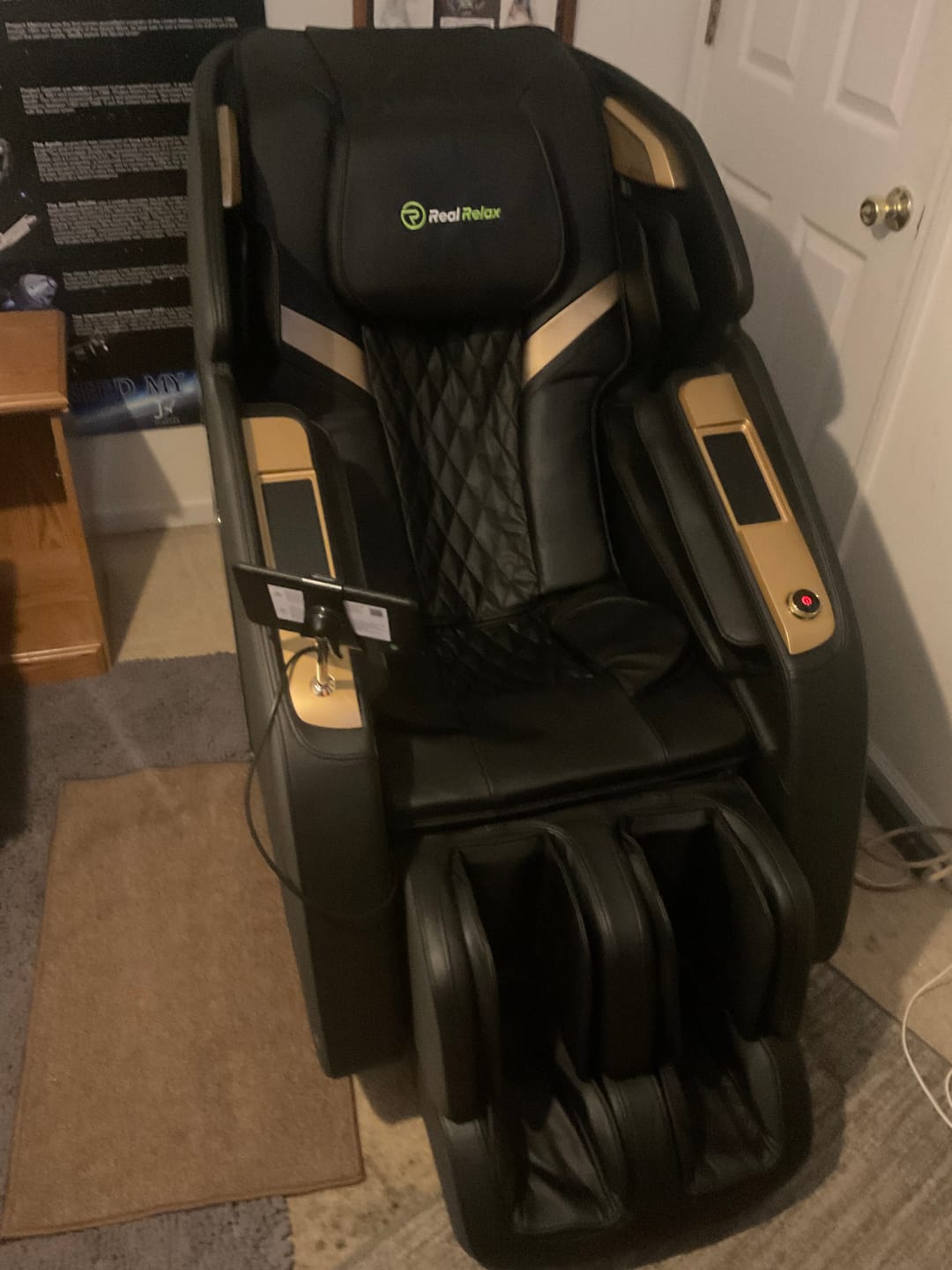 Customer photo review of PS5200 4D Zero Gravity Massage Chair Black