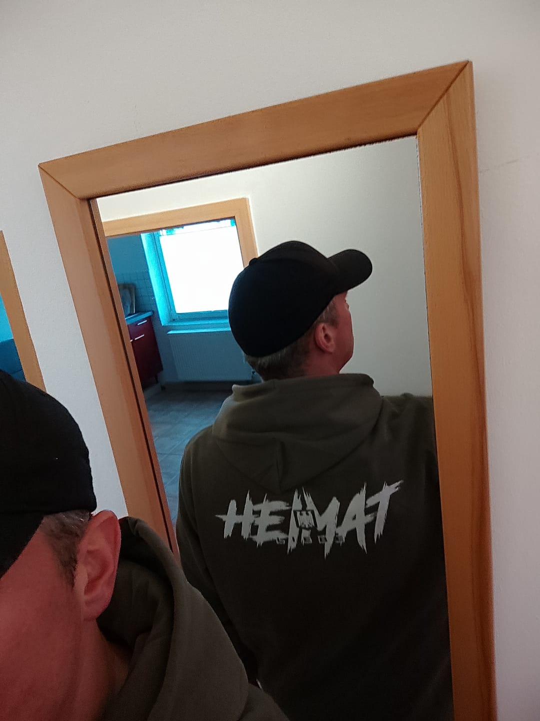 Customer photo review of Hoodie Heimatliebe Khaki