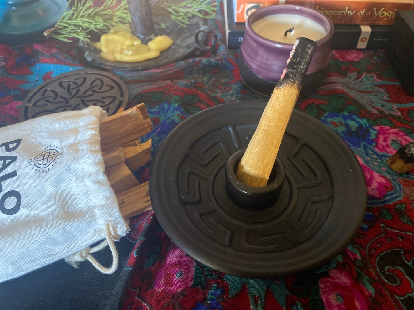 Customer photo review of Chulucanas Ceramic Palo Santo Holder Black Matte | Includes 5 Palo Santo Sticks