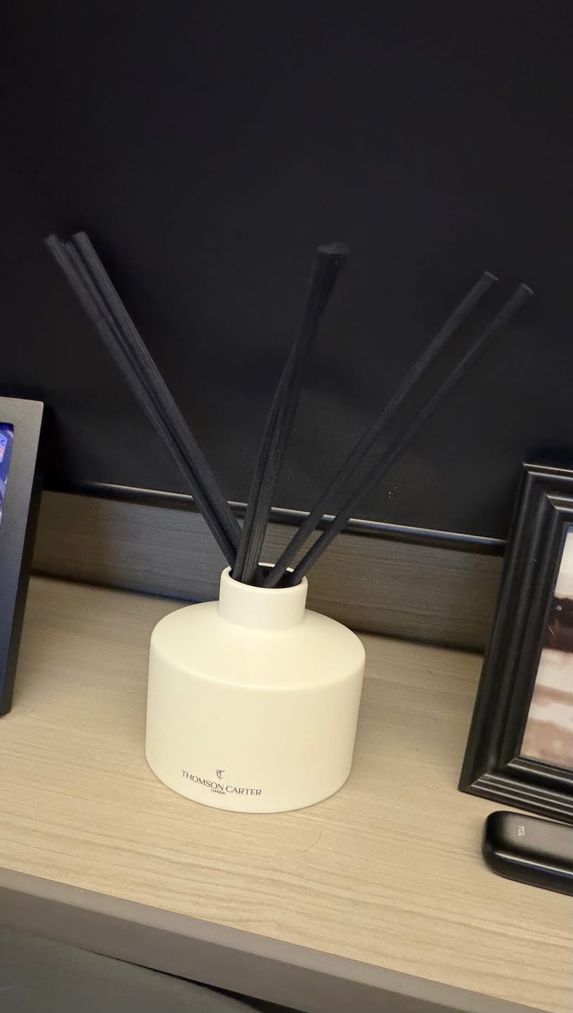 Customer photo review of Rouge Avenue | Ceramic Reed Diffuser