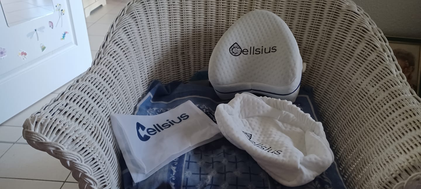 Customer photo review of Coussin Orthopédique Genoux Cellsius - Le secret d'un sommeil sans douleur