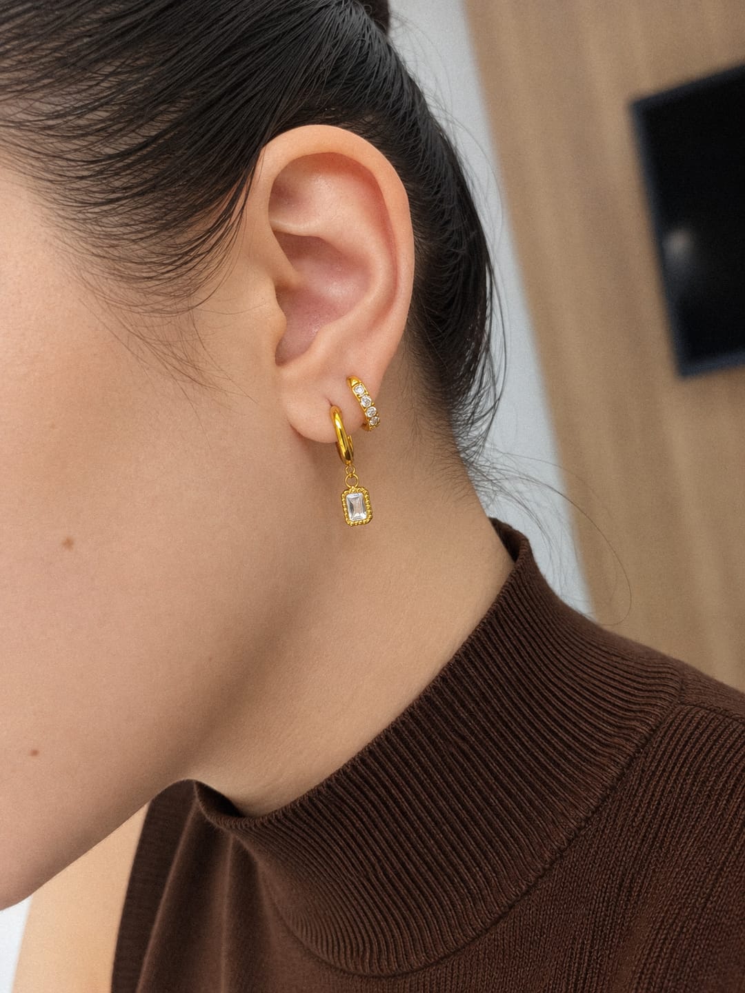 Customer photo review of Brincos Cristal Banhados em Ouro 18k