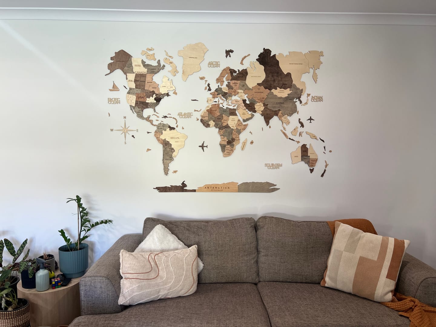 Customer photo review of 3D Wooden World Map Smokey