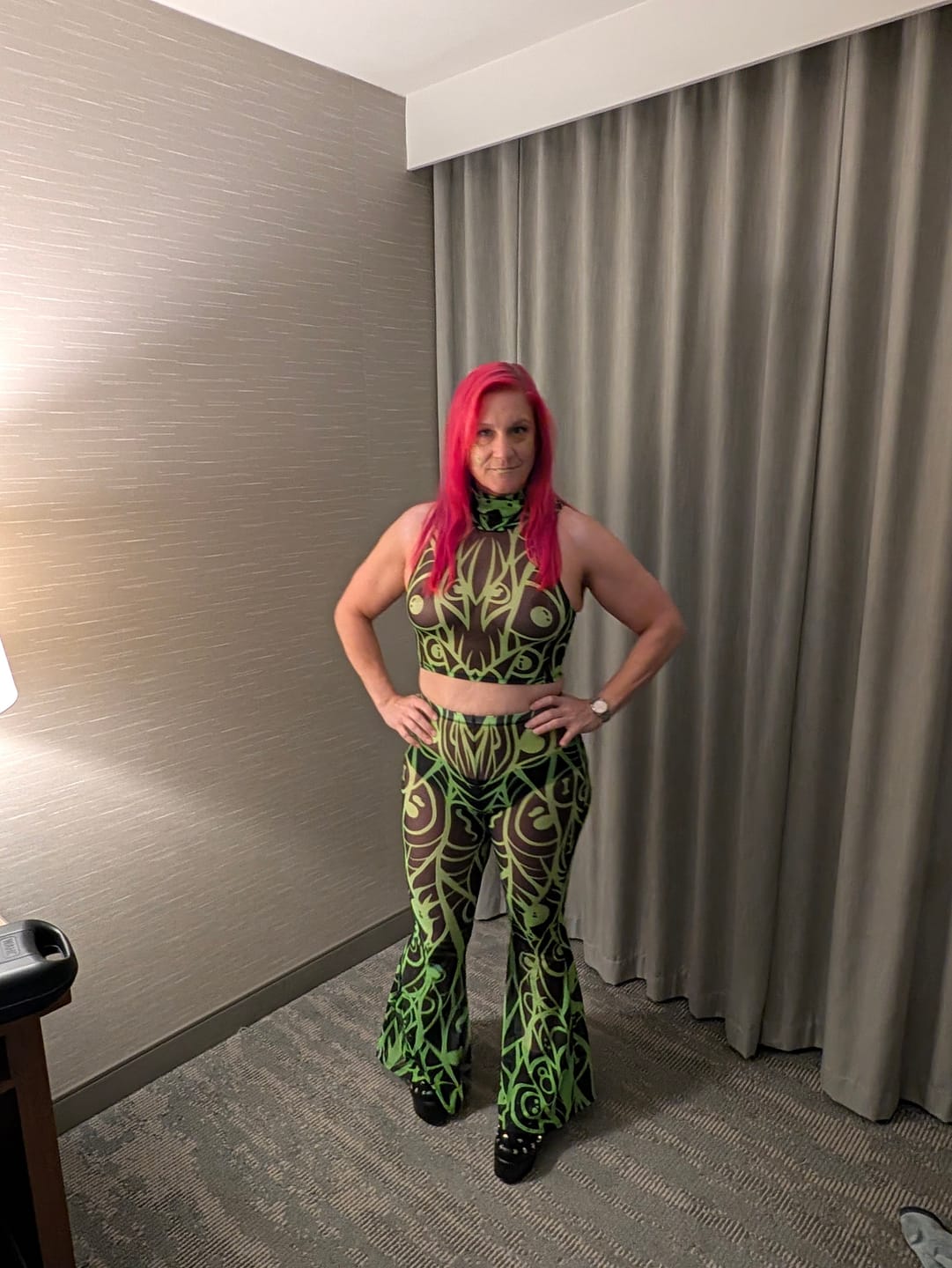 Customer photo review of See U Mesh Flared Pants Set