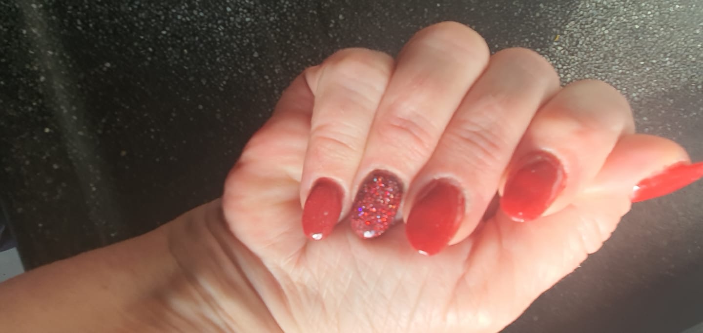 Customer photo review of Ruby Glitter Dipping Powder