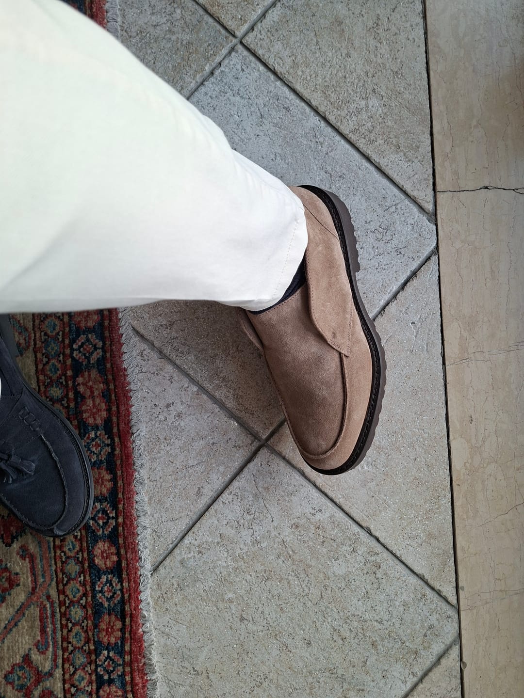 Customer photo review of Desert boot in suede Visone