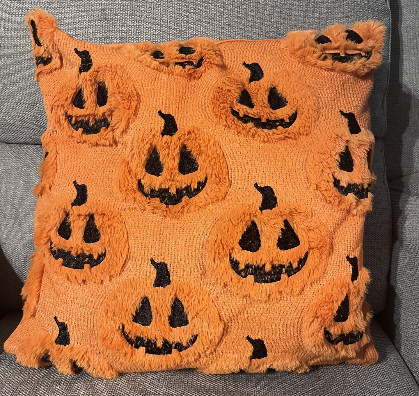 Customer photo review of Halloween Geister Kissen - kuschlig weiß