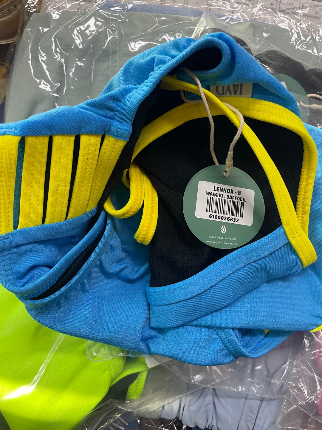 Customer photo review of LENNOX ONE PIECE - Waikiki|Daffodil