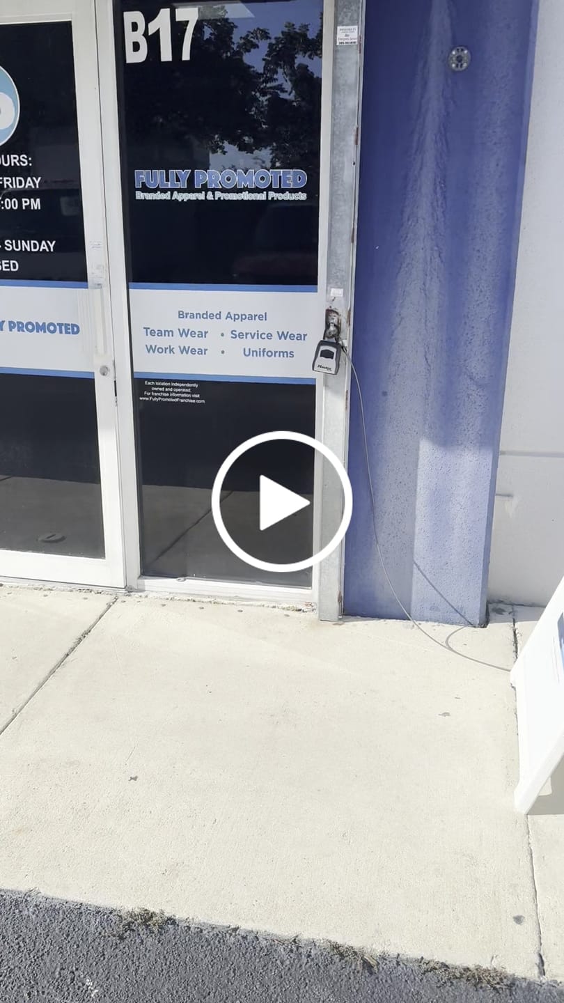 Customer video review of Deluxe Signicade
