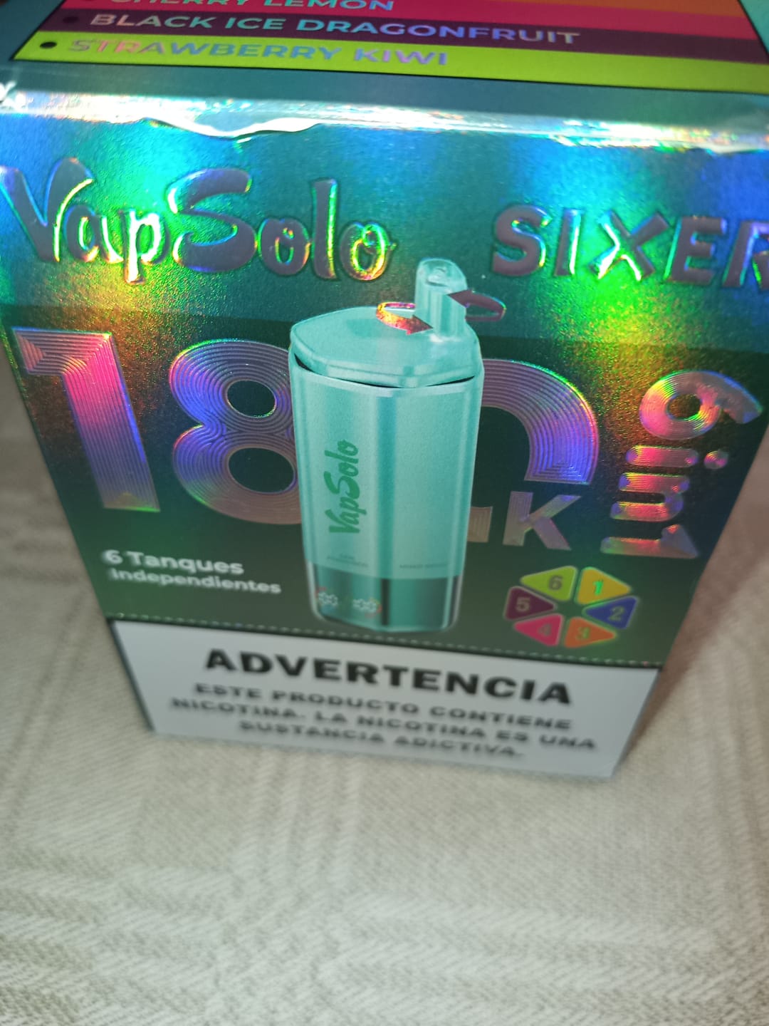 Customer photo review of VAPSOLO SIXER 180k 6en1 | 180.000 caladas 6 sabores en 1